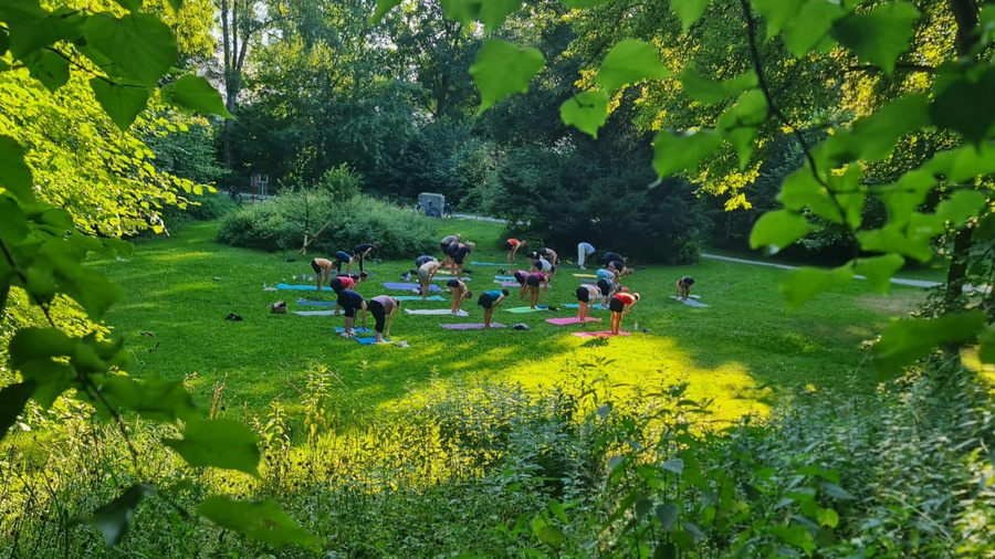 Bildquelle: mühldorf BEWEGT 2025 - Yoga im Park Bildquelle: mühldorf BEWEGT 2025 - Yoga im Park